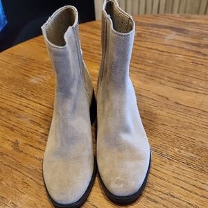 NEW Dolce Vita Suede Ankle Boots Size 6